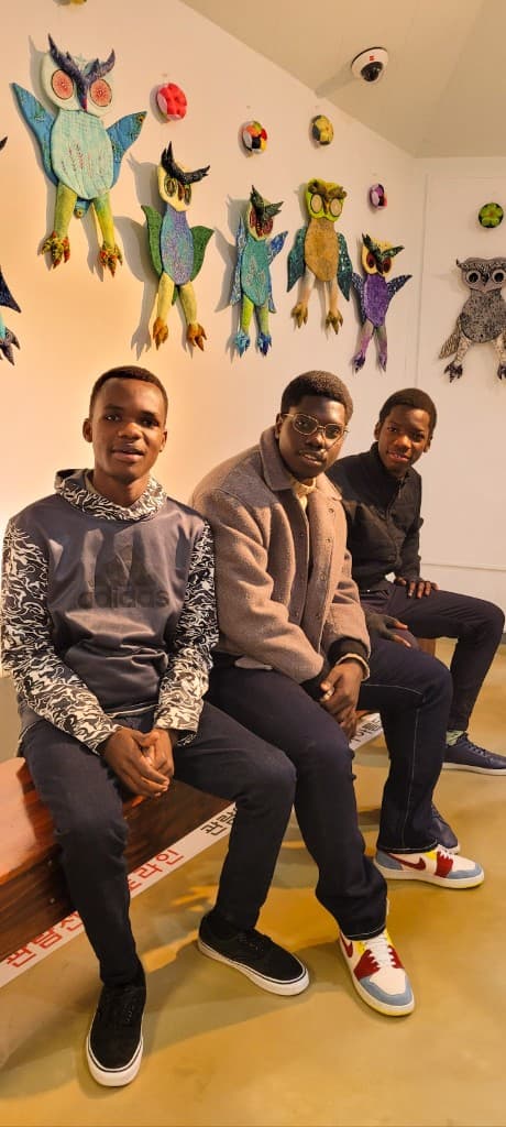 Francis Natus M. — at the gallery with friends